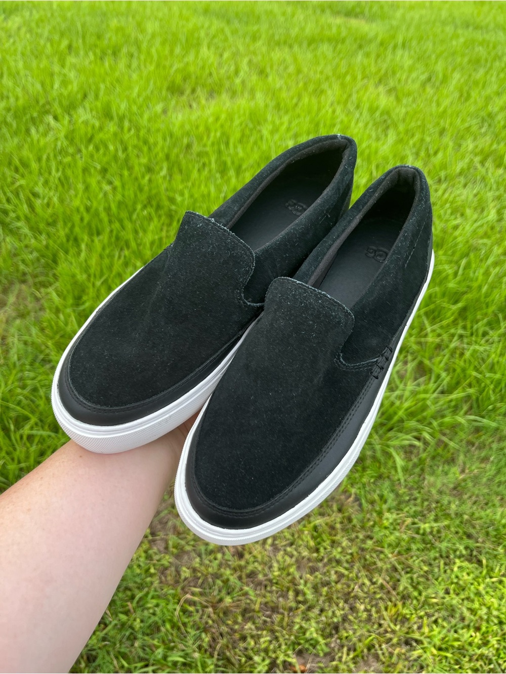 EUC UGG Zilo Black Suede Slip-On Loafers with White Rubber Sole Size 9.5